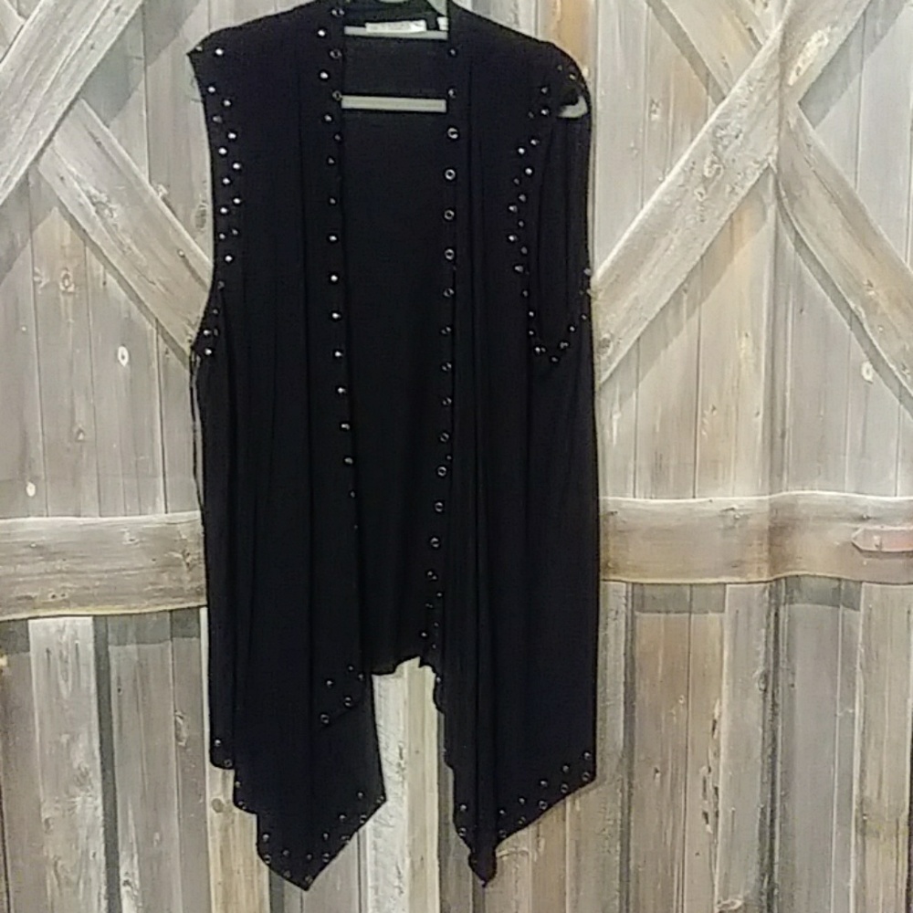 What a super cute vest!!